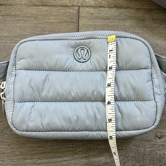Lululemon Athletica Light Gray Belt Bag - Picture 3 of 5